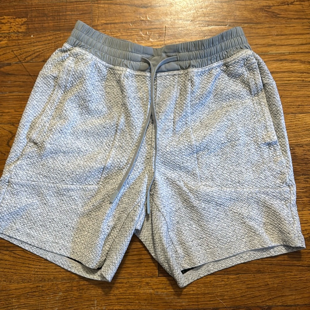 Lululemonn at ease shorts